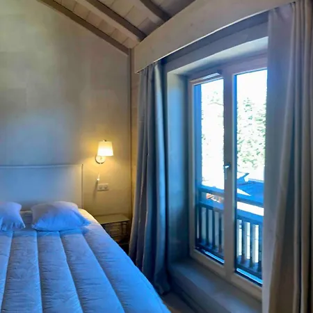 Apartment Le Chalet Sous-toiture Nanshan : Spacieux, Lumineux Et Idealement Situe A Auron
