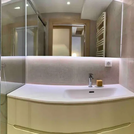 Apartment Le Chalet Sous-toiture Nanshan : Spacieux, Lumineux Et Idealement Situe A *