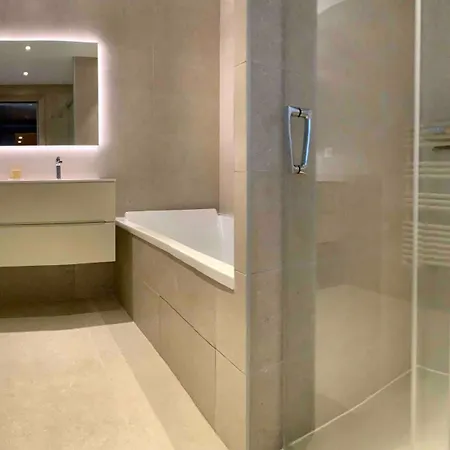 Le Chalet Sous-toiture Nanshan : Spacieux, Lumineux Et Idealement Situe A *
