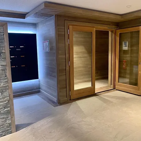 Apartment Le Chalet Sous-toiture Nanshan : Spacieux, Lumineux Et Idealement Situe A Auron